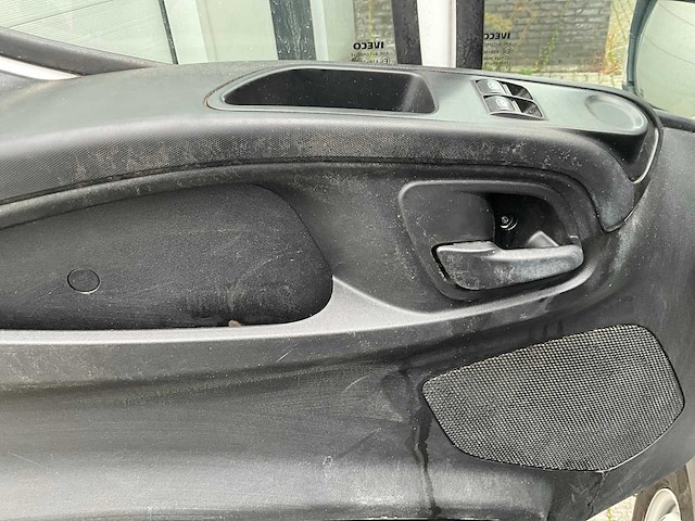 2018 iveco daily lichte vracht - euro 6b - geldige technische keuring - afbeelding 14 van  50