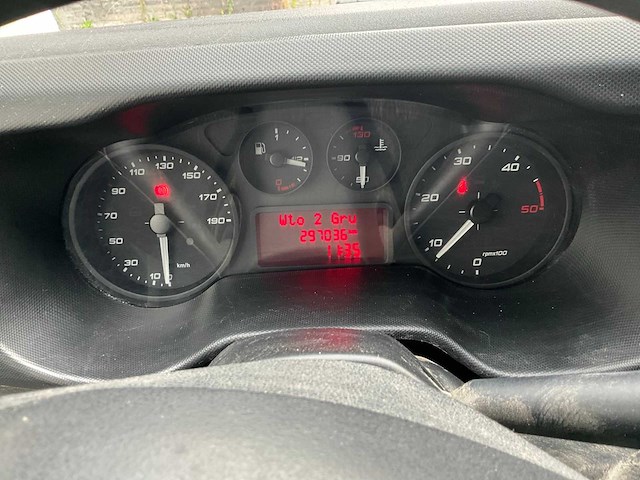 2018 iveco daily lichte vracht - euro 6b - geldige technische keuring - afbeelding 18 van  50