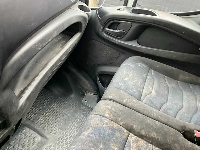 2018 iveco daily lichte vracht - euro 6b - geldige technische keuring - afbeelding 21 van  50