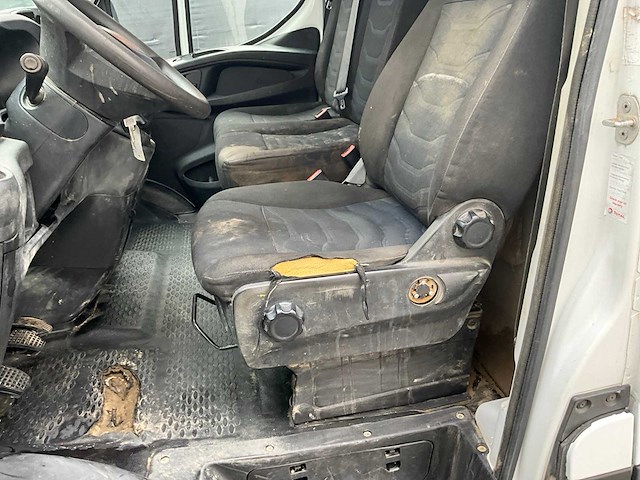 2018 iveco daily lichte vracht - euro 6b - geldige technische keuring - afbeelding 15 van  50