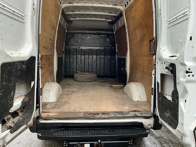 2018 iveco daily lichte vracht - euro 6b - trekhaak - afbeelding 13 van  46