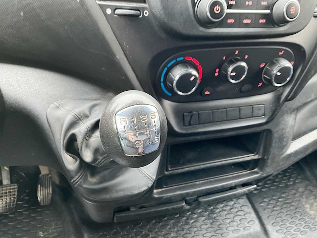 2018 iveco daily lichte vracht - euro 6b - trekhaak - afbeelding 22 van  46