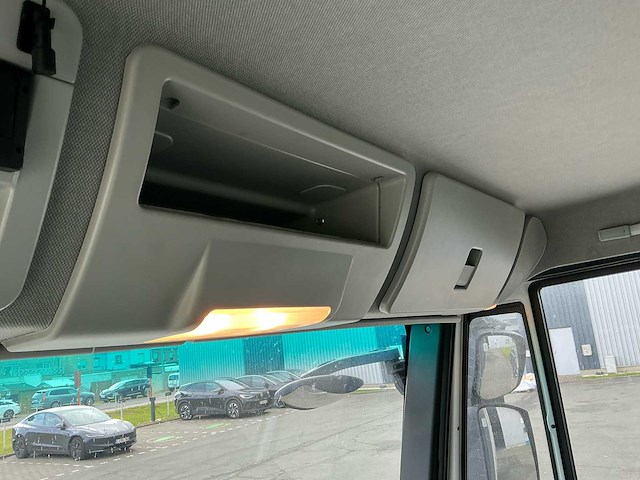 2018 iveco eurocargo 150e vrachtwagen met afzetbak - afbeelding 16 van  59