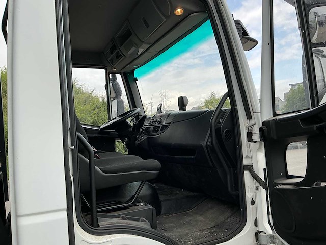 2018 iveco eurocargo 150e vrachtwagen met afzetbak - afbeelding 19 van  59