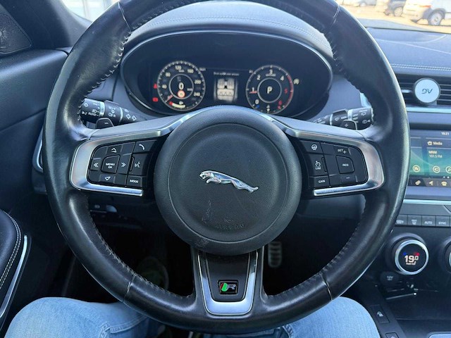 2018 jaguar e-pace 2.0d awd personenauto - afbeelding 11 van  32