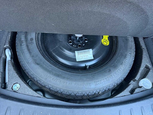 2018 jaguar e-pace 2.0d awd personenauto - afbeelding 22 van  32