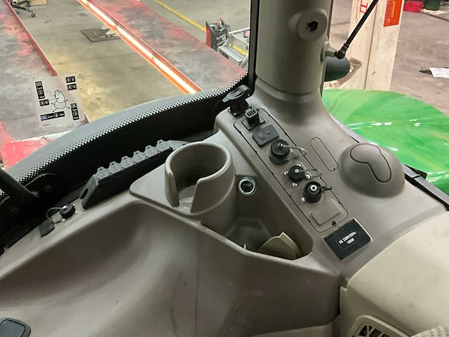 2018 john deere 6175r vierwielaangedreven landbouwtractor - afbeelding 19 van  36