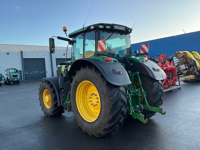 2018 john deere 6215r landbouwtractor - afbeelding 31 van  33