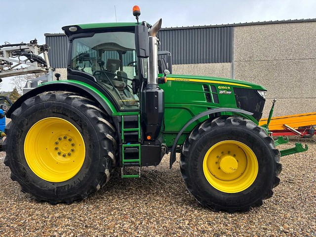 2018 john deere 6250r vierwielaangedreven landbouwtractor - afbeelding 18 van  26