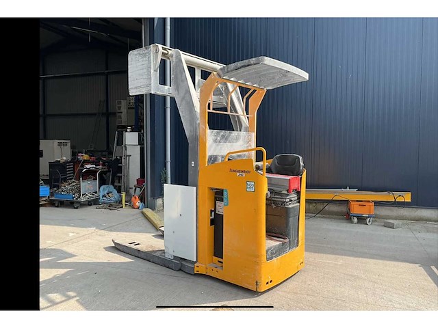 2018 jungheinrich esc328 reach truck - afbeelding 9 van  16