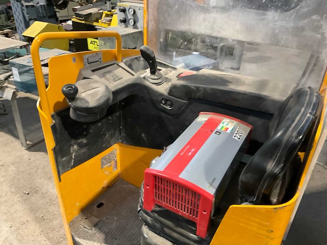 2018 jungheinrich esc328 reachtruck - afbeelding 1 van  7