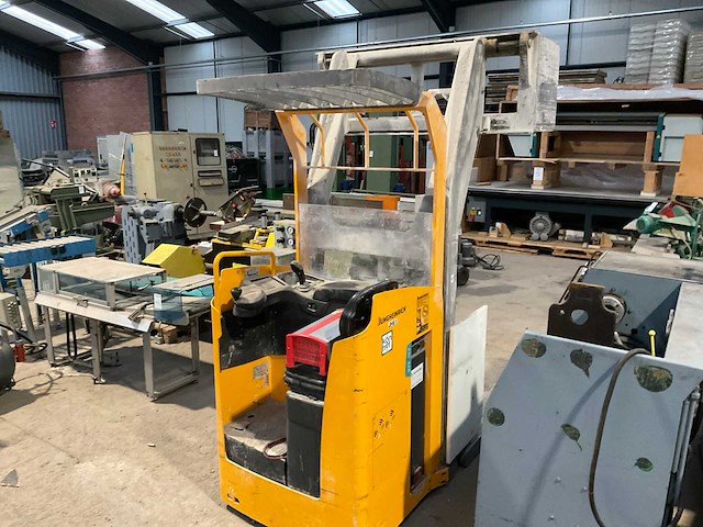 2018 jungheinrich esc328 reachtruck - afbeelding 9 van  16