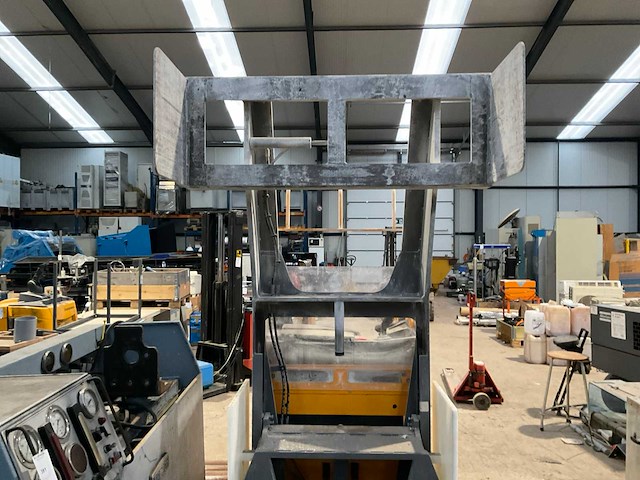 2018 jungheinrich esc328 reachtruck - afbeelding 12 van  16