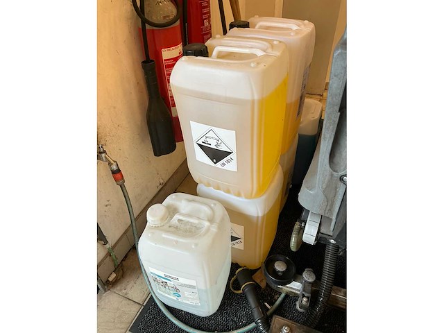 2018 kärcher b 60w bp dose vloerreiniger - afbeelding 8 van  11