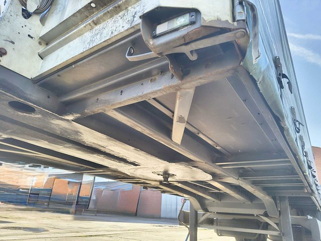 2018 krone sd trailer schuifzeil - eu documenten (litouwen) - 3 assig - afbeelding 7 van  18