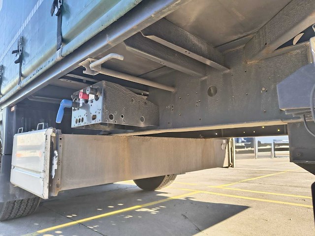 2018 krone sd trailer schuifzeil - eu documenten (litouwen) - 3 assig - afbeelding 11 van  18