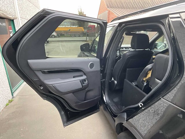 2018 land rover discovery victorinox personenauto - afbeelding 15 van  31