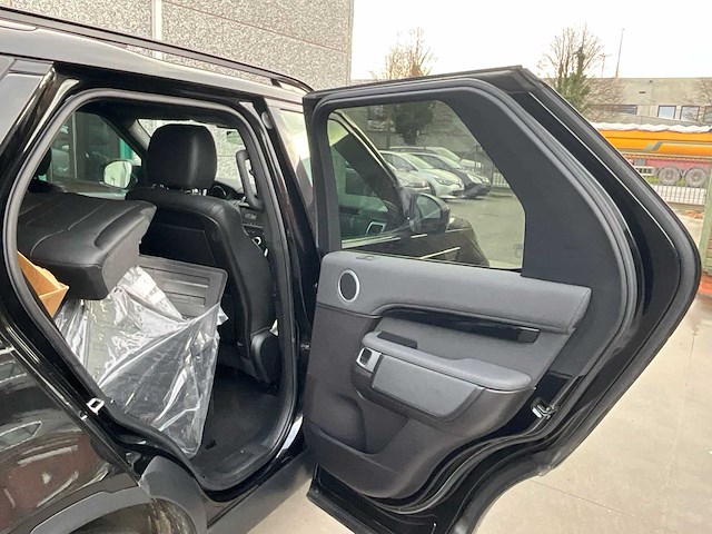 2018 land rover discovery victorinox personenauto - afbeelding 19 van  31