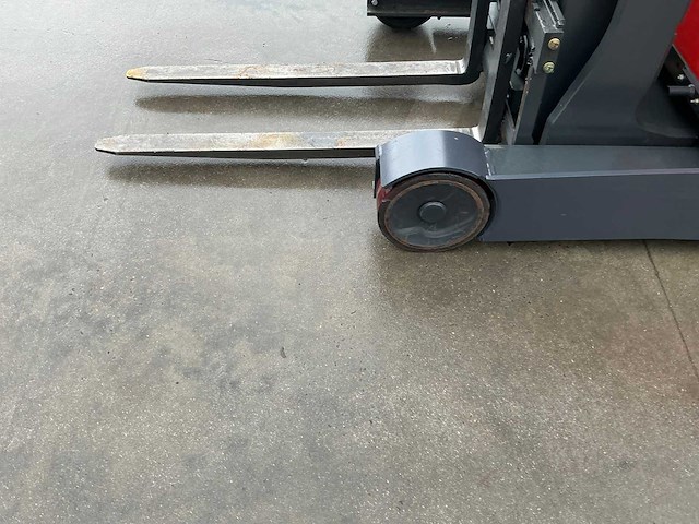 2018 linde r12b-01 reach truck - afbeelding 30 van  78