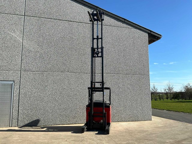 2018 linde r12b-01 reach truck - afbeelding 1 van  4