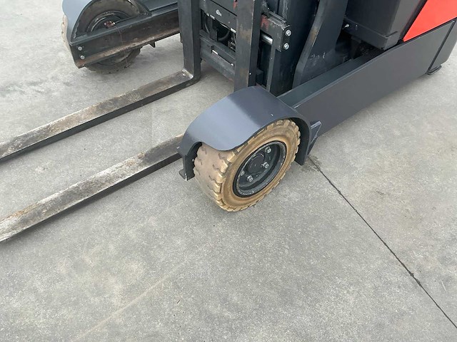 2018 linde r14g-01 reach truck op grote wielen - afbeelding 10 van  49