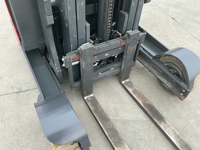 2018 linde r14g-01 reach truck op grote wielen - afbeelding 30 van  49