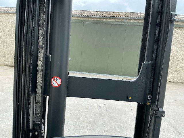 2018 linde r16-01 reach truck met nieuwe 2023 accu - afbeelding 11 van  49