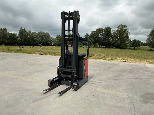 2018 linde r16-01 reach truck met nieuwe 2023 accu - afbeelding 14 van  49
