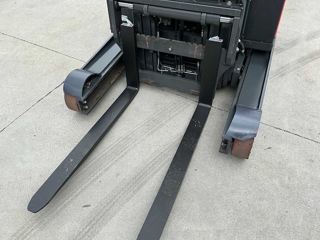 2018 linde r16-01 reach truck met nieuwe 2023 accu - afbeelding 22 van  49