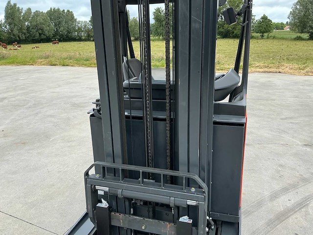 2018 linde r16-01 reach truck met nieuwe 2023 accu - afbeelding 23 van  49