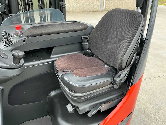2018 linde r16-01 reach truck met nieuwe 2023 accu - afbeelding 30 van  49