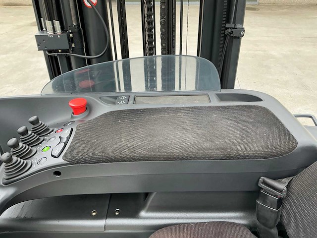 2018 linde r16-01 reach truck met nieuwe 2023 accu - afbeelding 31 van  49