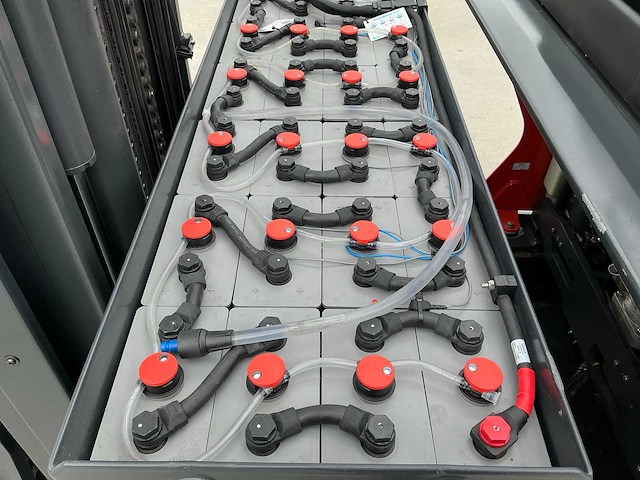 2018 linde r16-01 reach truck met nieuwe 2023 accu - afbeelding 36 van  49