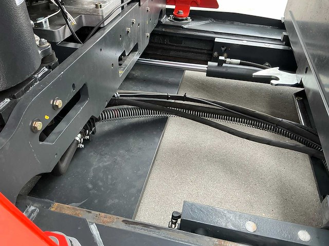 2018 linde r16-01 reach truck met nieuwe 2023 accu - afbeelding 40 van  49