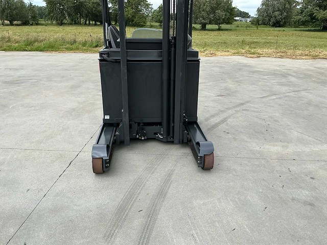 2018 linde r16-01 reach truck met nieuwe 2023 accu - afbeelding 4 van  49