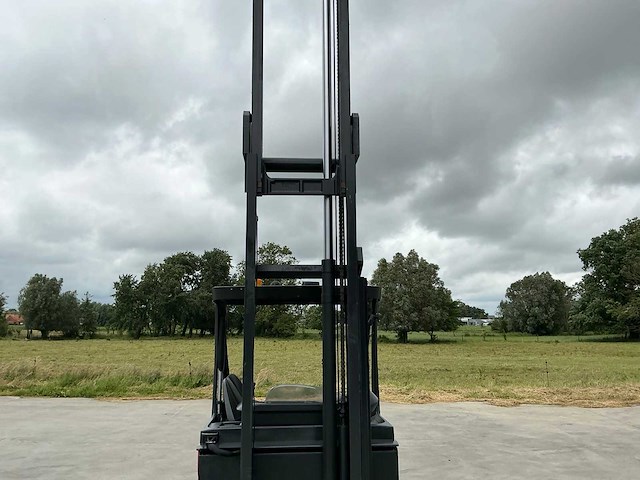 2018 linde r16-01 reach truck met nieuwe 2023 accu - afbeelding 6 van  49