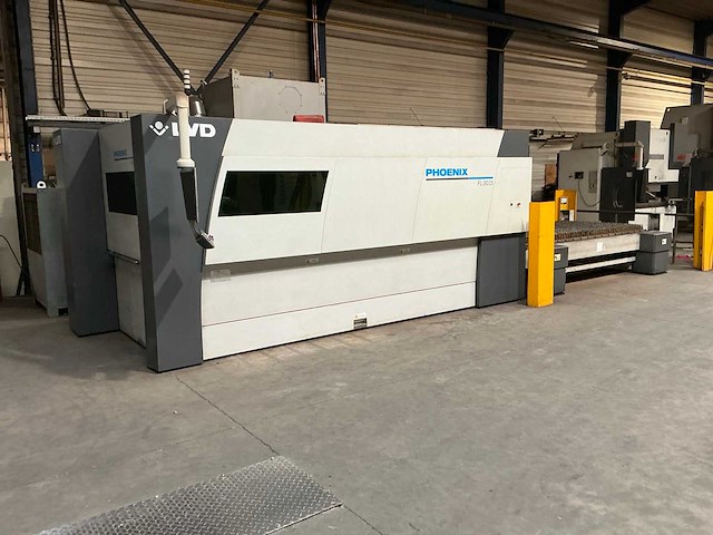 2018 lvd phoenix fl-3015 lasersnijmachine - afbeelding 1 van  17