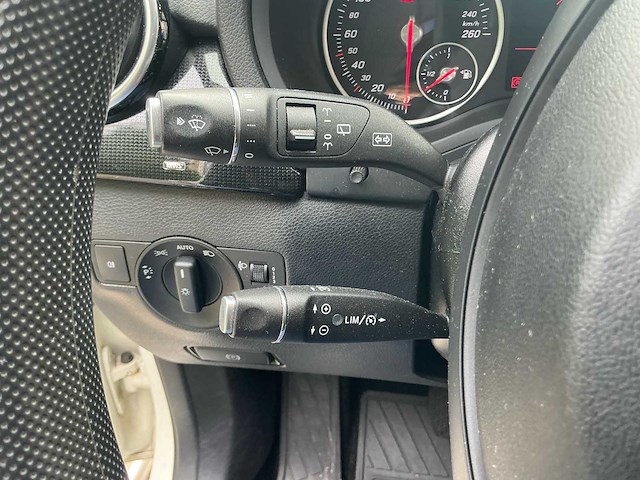 2018 mercedes - benz b220d auto - afbeelding 21 van  64