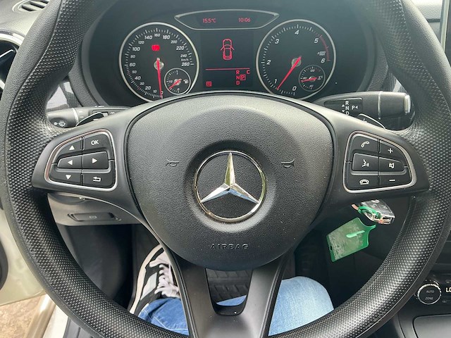 2018 mercedes - benz b220d auto - afbeelding 25 van  64
