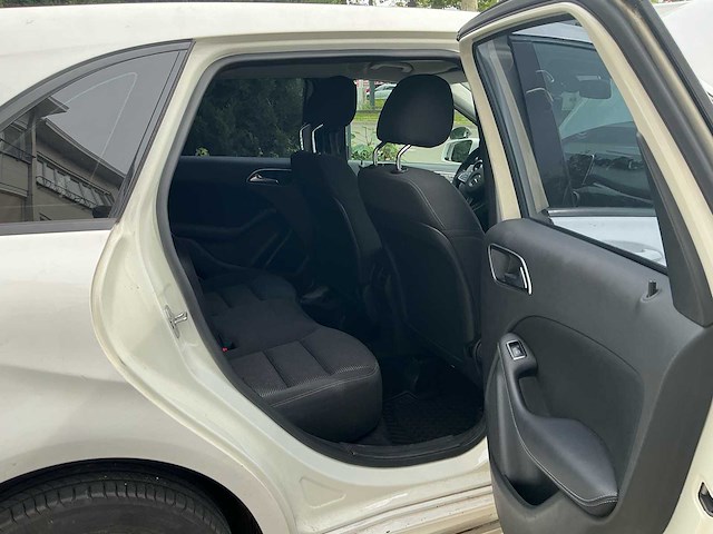 2018 mercedes - benz b220d auto - afbeelding 32 van  64