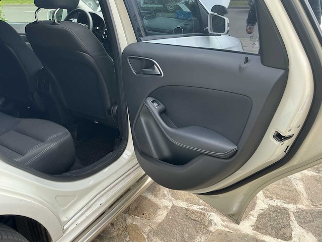 2018 mercedes - benz b220d auto - afbeelding 33 van  64