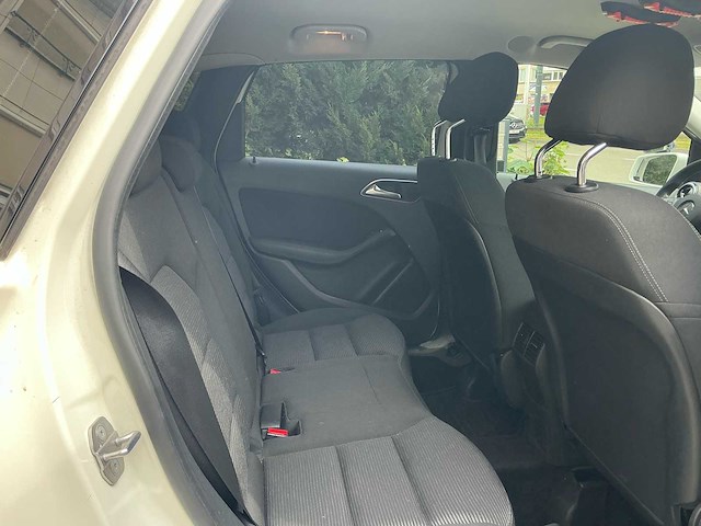 2018 mercedes - benz b220d auto - afbeelding 35 van  59