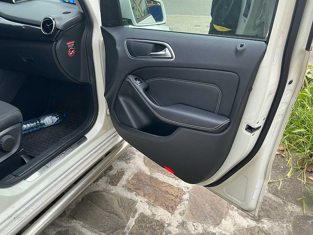2018 mercedes - benz b220d auto - afbeelding 37 van  59