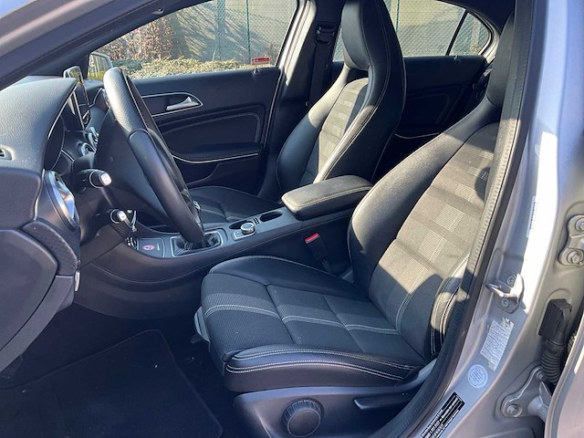 2018 mercedes-benz a 180 - afbeelding 11 van  35