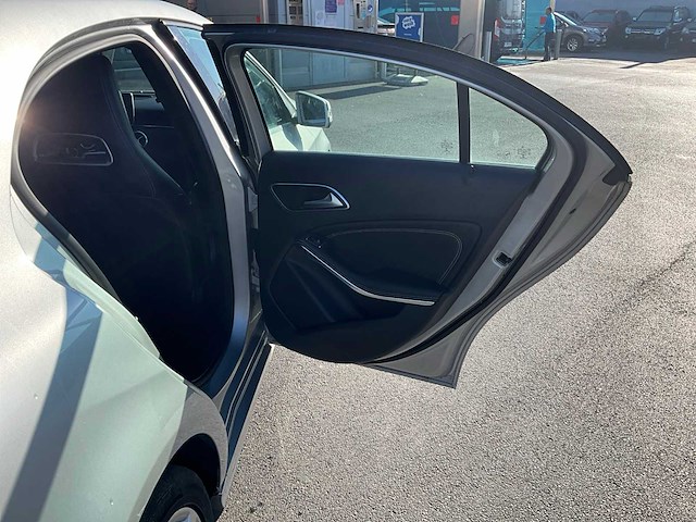 2018 mercedes-benz a 180 - afbeelding 18 van  35