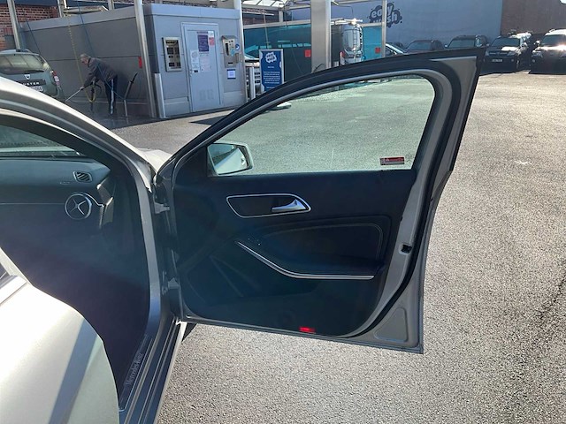 2018 mercedes-benz a 180 - afbeelding 22 van  35
