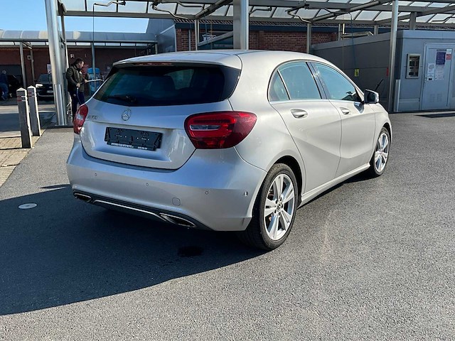 2018 mercedes-benz a 180 - afbeelding 31 van  35