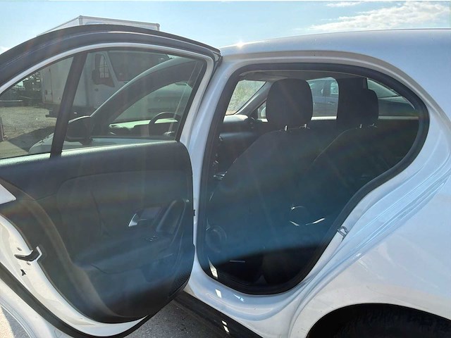2018 mercedes-benz a 180d personenauto - afbeelding 12 van  32