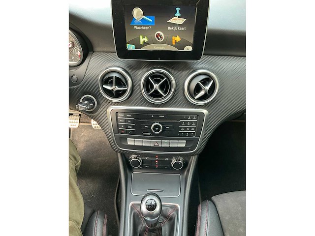 2018 mercedes-benz a180 d amg-kit - afbeelding 1 van  16