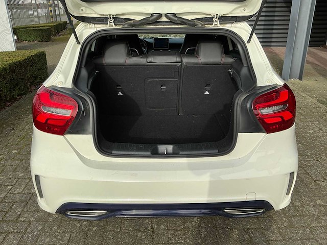 2018 mercedes-benz a180 d amg-kit - afbeelding 15 van  16